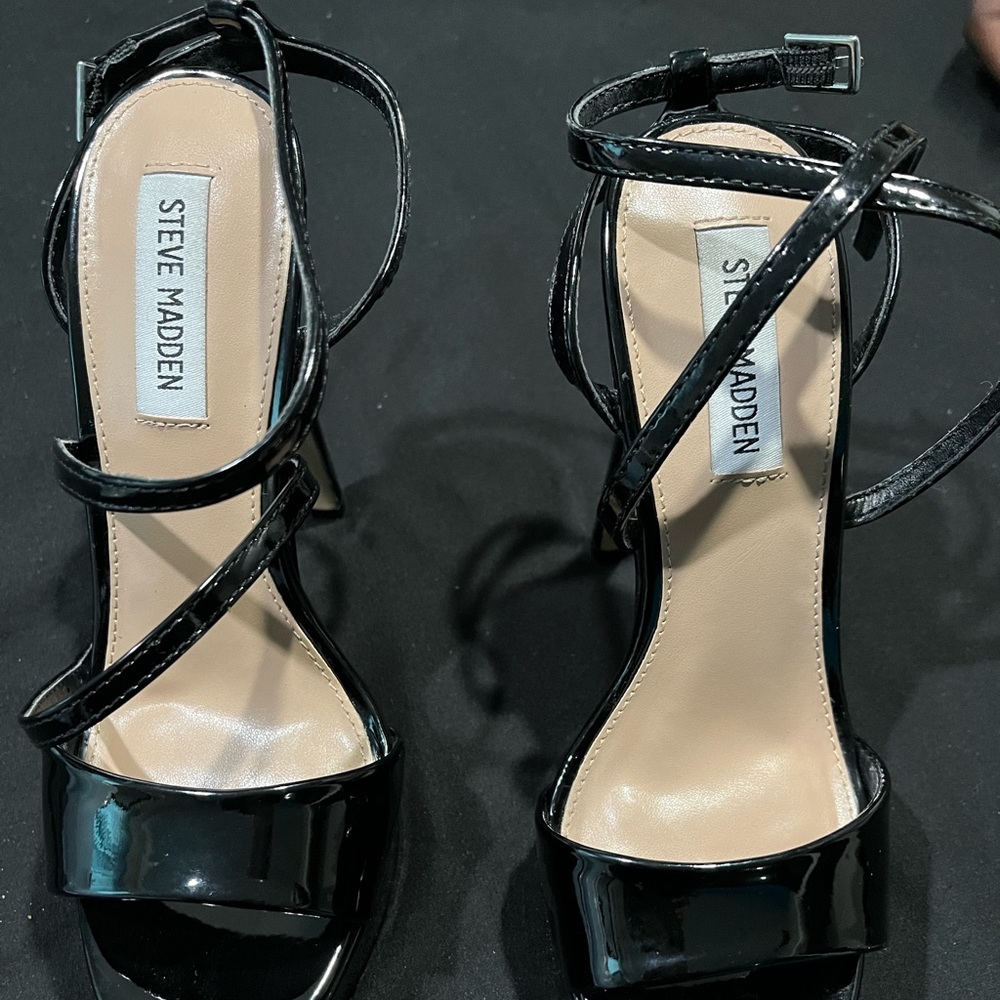 Lightly worn Steve Madden Heels